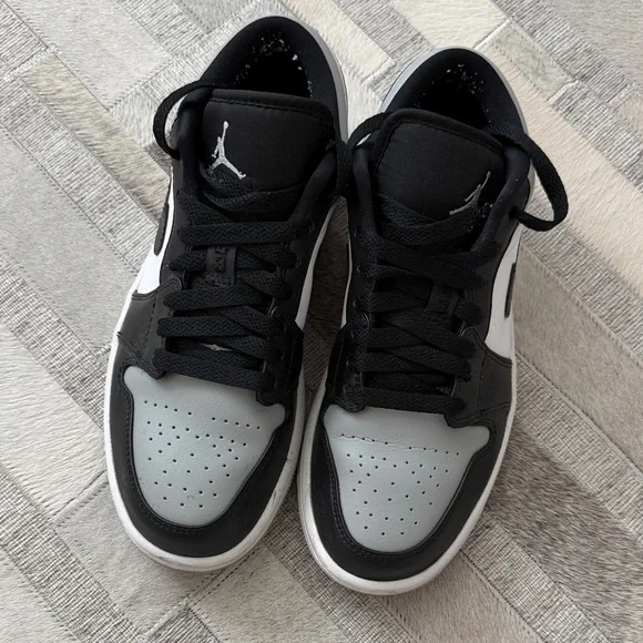 Jordan 1 low’s- grey, black & white - Picture 2 of 5